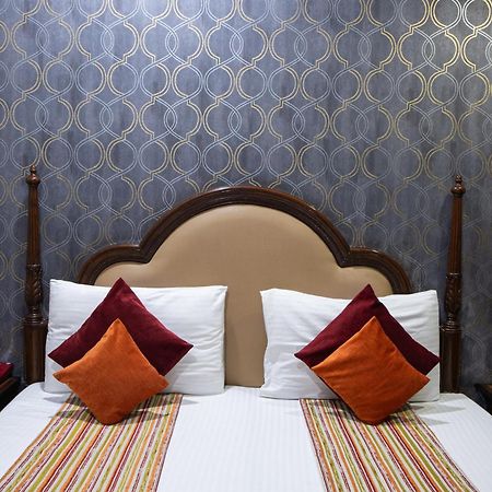 Hotel Sunstar Grand Delhi  Exterior photo