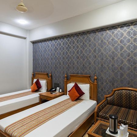 Hotel Sunstar Grand Delhi  Exterior photo