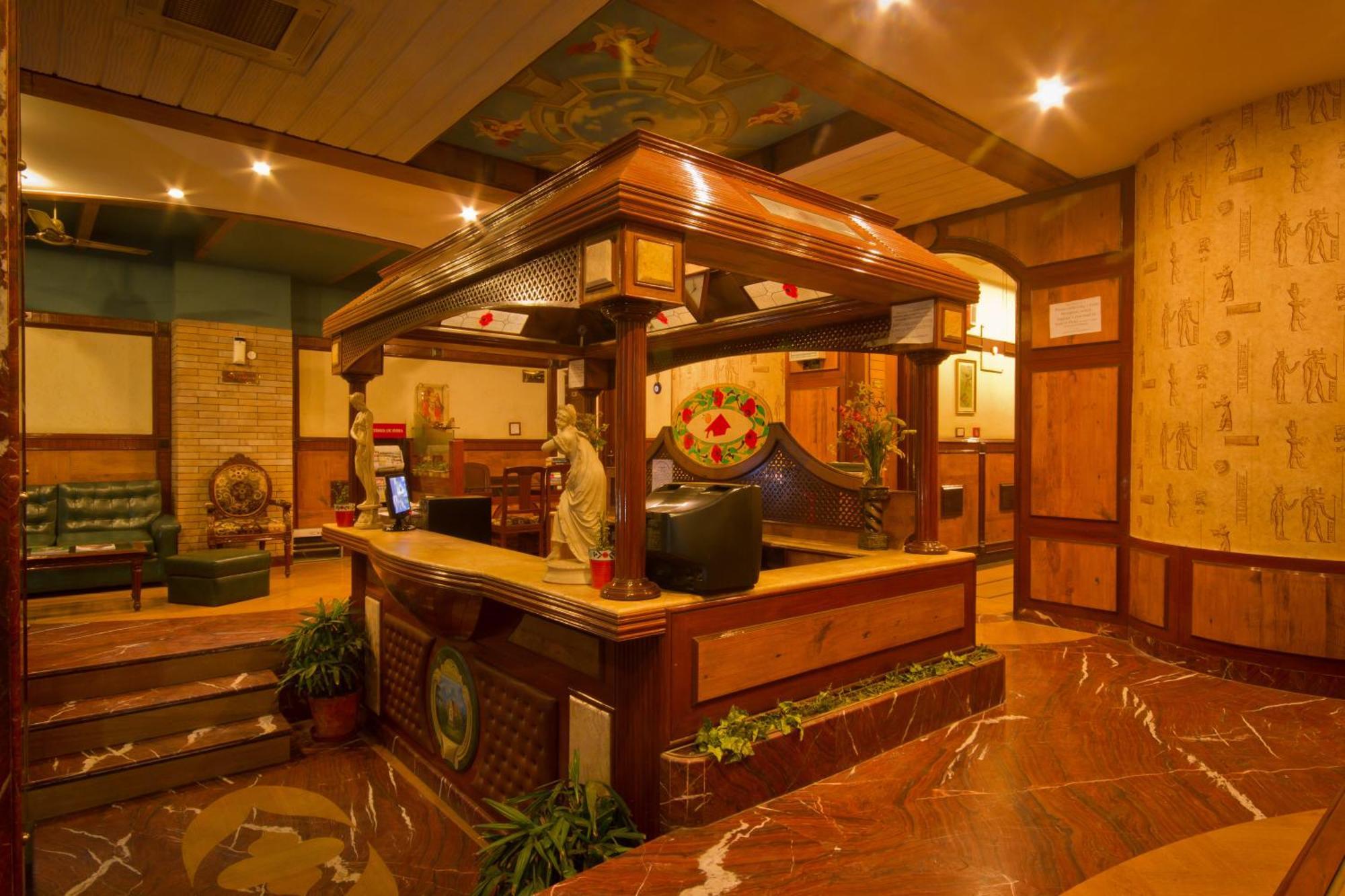 Hotel Sunstar Grand Delhi  Exterior photo
