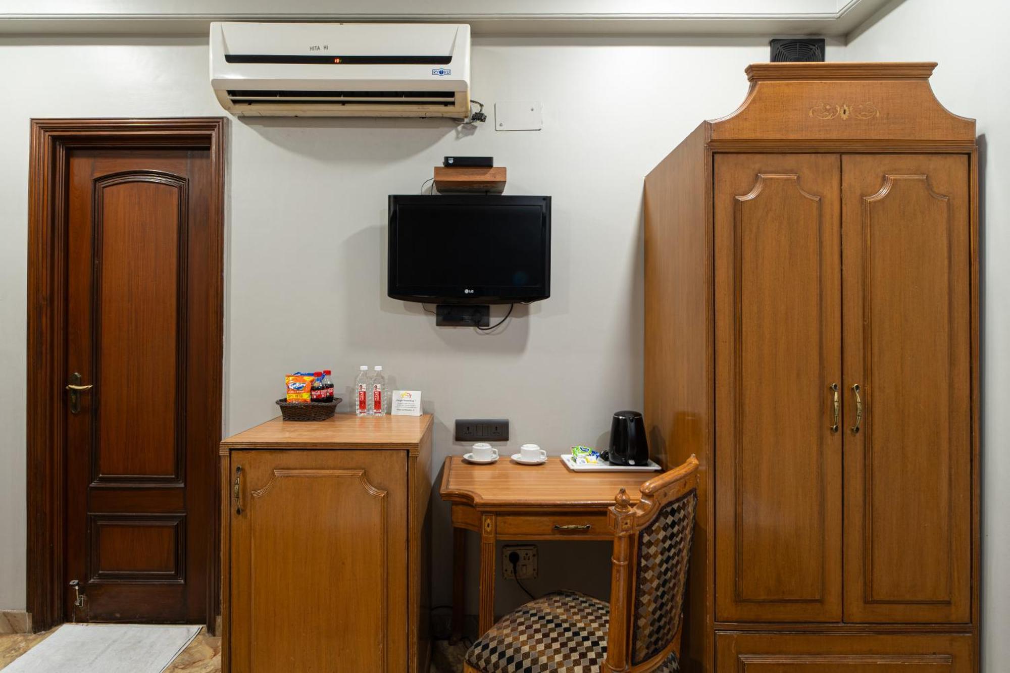 Hotel Sunstar Grand Delhi  Exterior photo