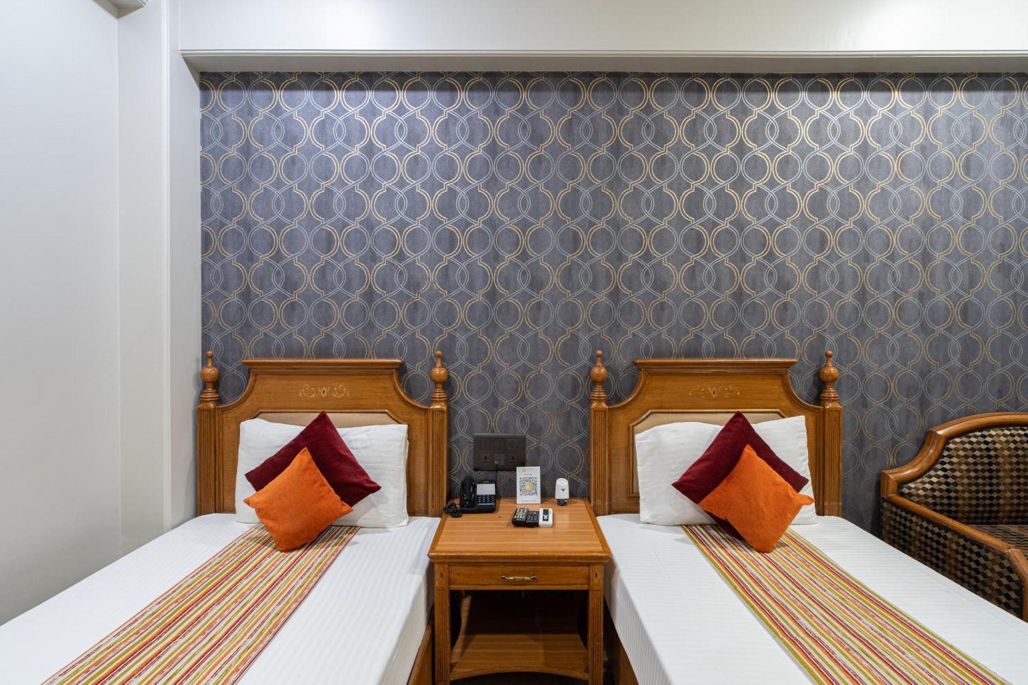 Hotel Sunstar Grand Delhi  Exterior photo