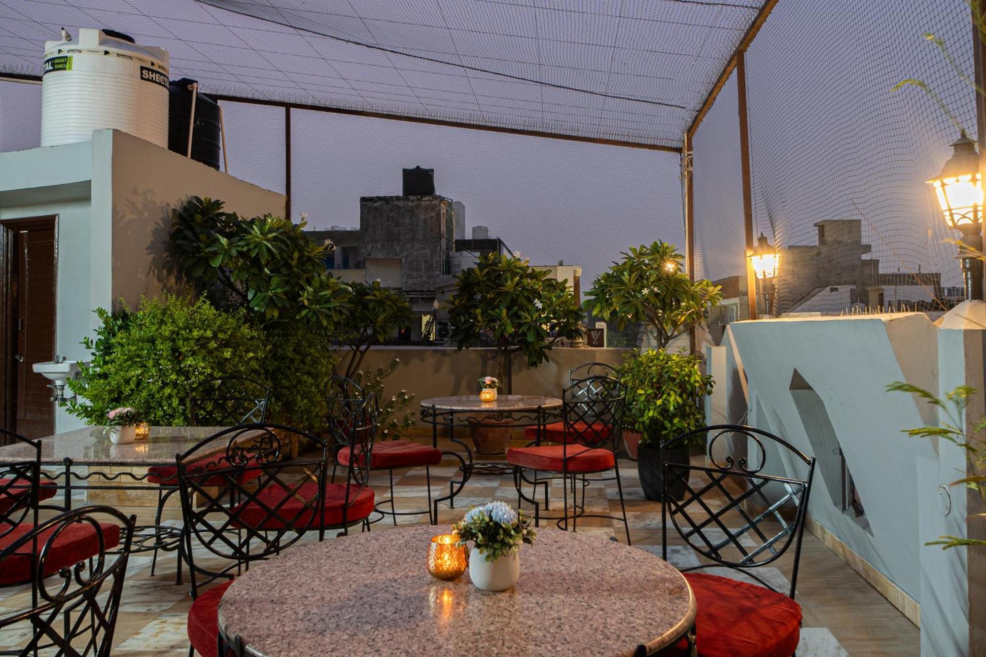 Hotel Sunstar Grand Delhi  Exterior photo