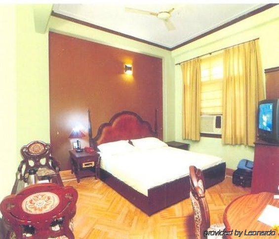 Hotel Sunstar Grand Delhi  Room photo