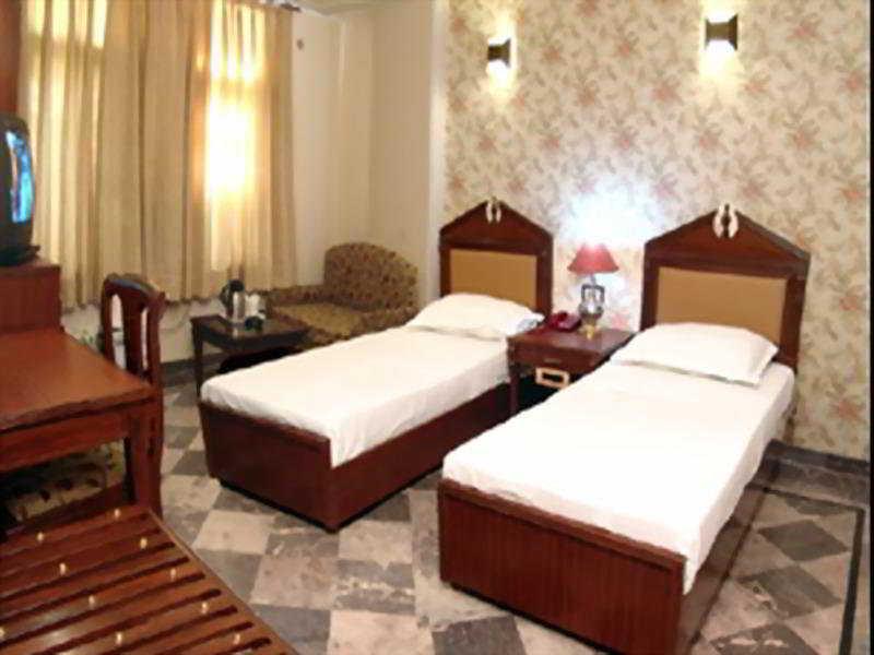 Hotel Sunstar Grand Delhi  Exterior photo
