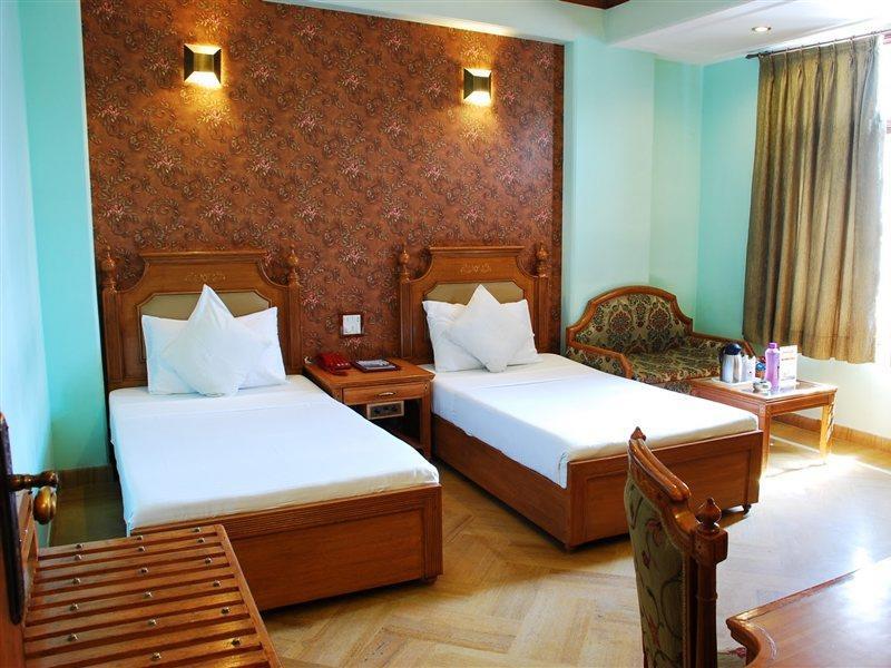 Hotel Sunstar Grand Delhi  Exterior photo