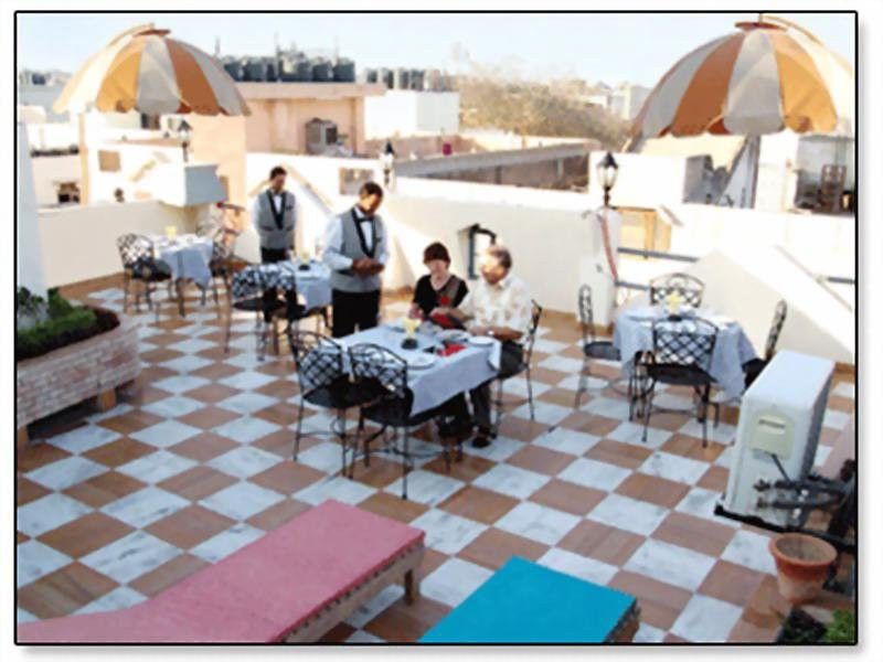 Hotel Sunstar Grand Delhi  Restaurant photo