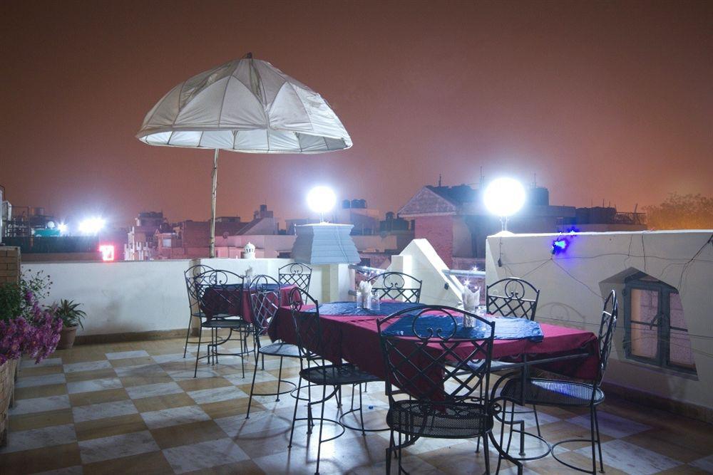Hotel Sunstar Grand Delhi  Exterior photo